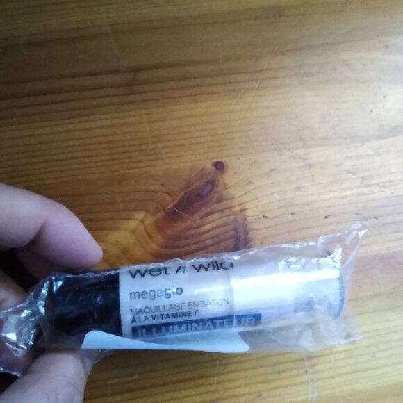 Korean Skincare and Wet and Wild makeup 3 item bundle, All Sealed - Picture 8 of 12